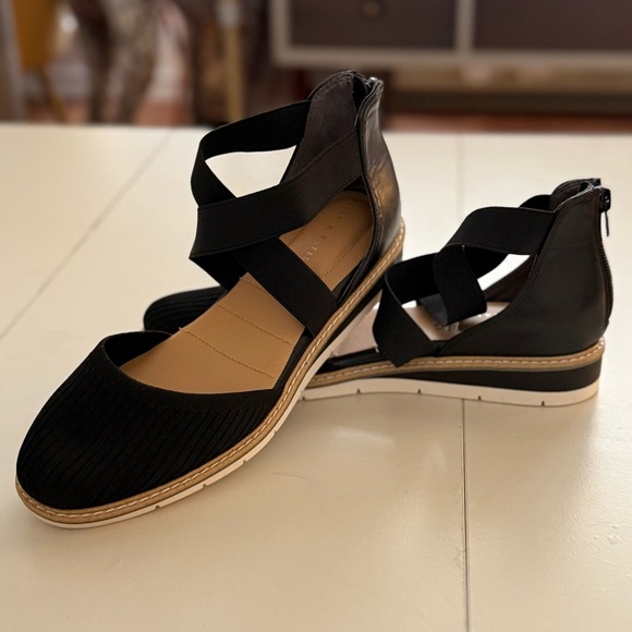 Kelly & Katie Laurna Black Knit Wedge Espadrille Quite Luxury Pump Sandal 9 - Picture 1 of 9